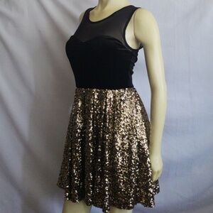 NEW GUESS MINI DRESS SZ M